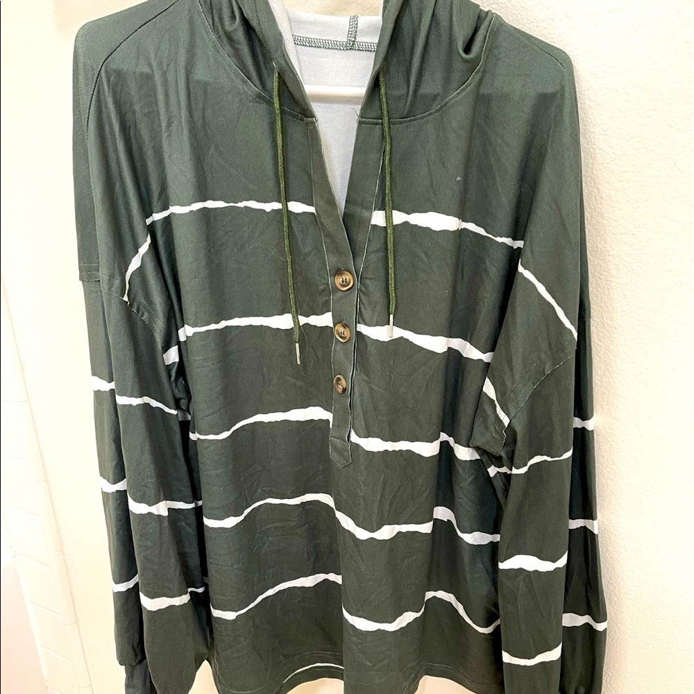 GREEN STRIPE HOODIE XL NEVER WORN